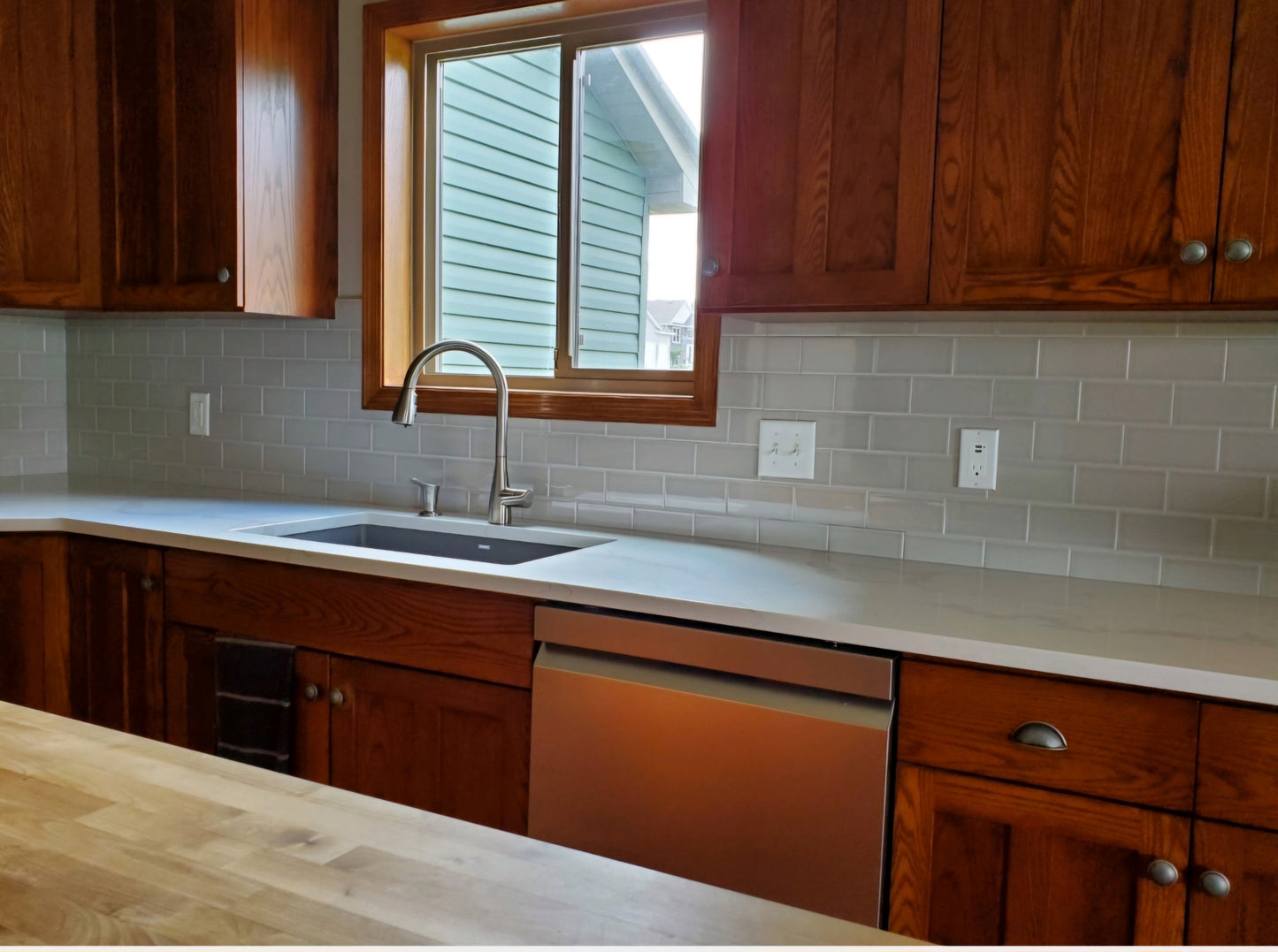 Neutral & Classic Backsplash